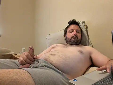 Snapshot of sexydadbod1 chatting on 07/18/26, 04:44 sexydadbod1 online show from 07/18/26, 04:44