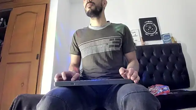 JohanyLatino online show from 01/14/25, 01:04