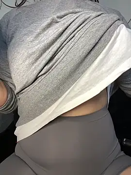 AlisaaRose online show from 11/19/25, 08:36