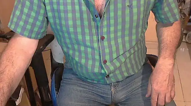 Snapshot of angelgarcia269 chatting on 02/22/25, 11:35 angelgarcia269 online show from 02/22/25, 11:35