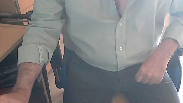 Snapshot of angelgarcia269 chatting on 03/12/25, 06:11 angelgarcia269 online show from 03/12/25, 06:11