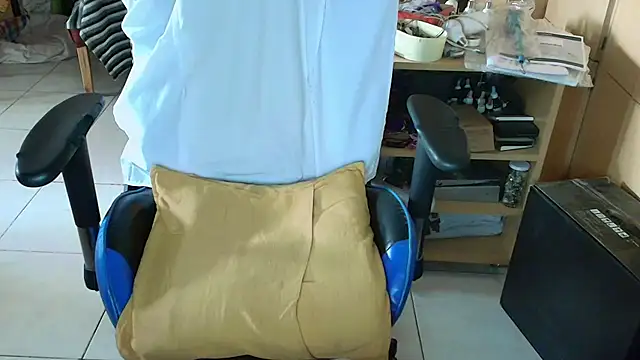 Snapshot of angelgarcia269 chatting on 11/04/25, 11:53 angelgarcia269 online show from 11/04/25, 11:53