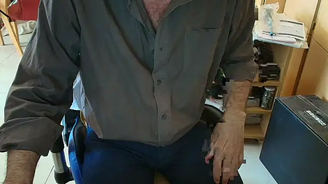 Snapshot of angelgarcia269 chatting on 11/05/25, 11:54 angelgarcia269 online show from 11/05/25, 11:54