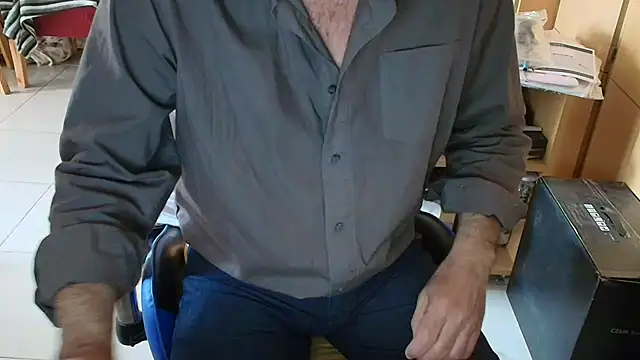 Snapshot of angelgarcia269 chatting on 11/08/25, 11:10 angelgarcia269 online show from 11/08/25, 11:10