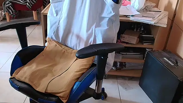 Snapshot of angelgarcia269 chatting on 11/20/25, 11:54 angelgarcia269 online show from 11/20/25, 11:54