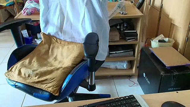 Snapshot of angelgarcia269 chatting on 12/21/25, 01:51 angelgarcia269 online show from 12/21/25, 01:51