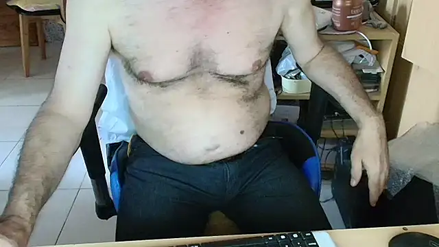 Snapshot of angelgarcia269 chatting on 02/19/26, 11:39 angelgarcia269 online show from 02/19/26, 11:39