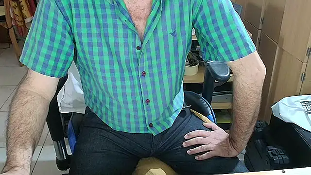 angelgarcia269 online show from 04/06/26, 12:17