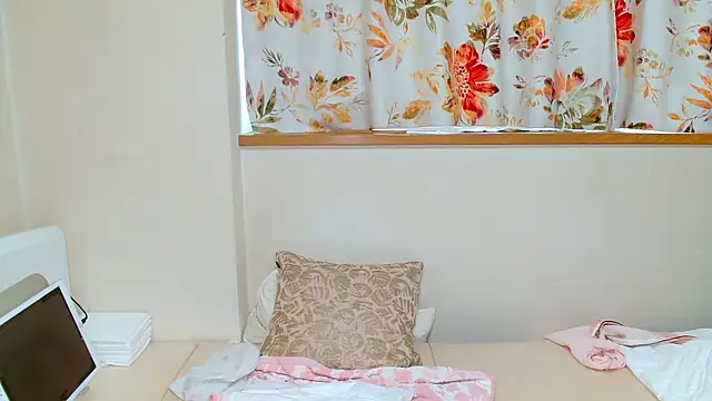 liliyRiSAcha-n online show from 06/21/26, 06:27