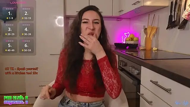 Snapshot of melinastyles chatting on 11/28/25, 07:38 melinastyles online show from 11/28/25, 07:38