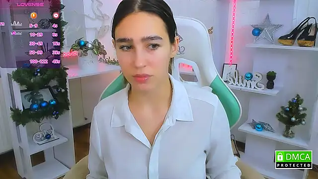  Eliizabeth  online show from 12/20/25, 10:06