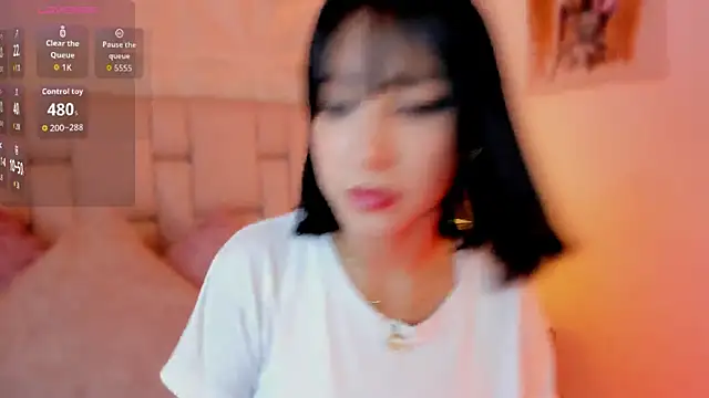 emma woods  online show from 10/10/25, 07:35