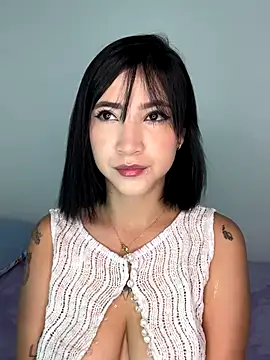 emma woods  online show from 10/29/25, 10:39