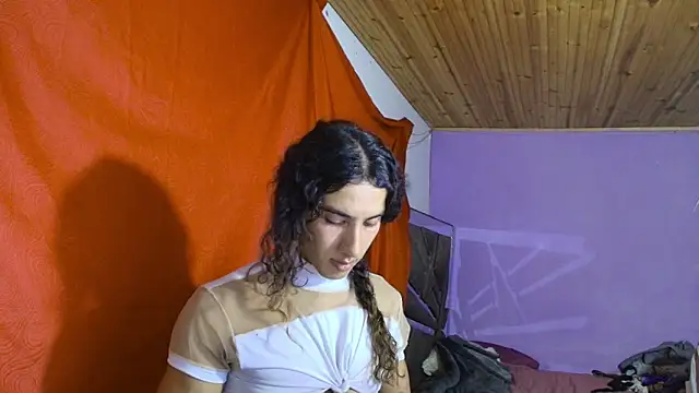 Snapshot of roxana_collins chatting on 11/07/25, 04:45 roxana collins online show from 11/07/25, 04:45