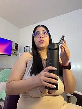 tati reyess online show from 04/27/26, 12:25