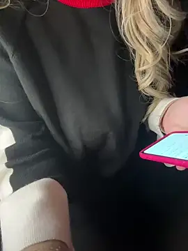 Snapshot of Mayoosh6 chatting on 02/09/25, 09:47 Mayoosh6 online show from 02/09/25, 09:47