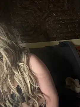 Snapshot of Mayoosh6 chatting on 02/20/25, 07:52 Mayoosh6 online show from 02/20/25, 07:52