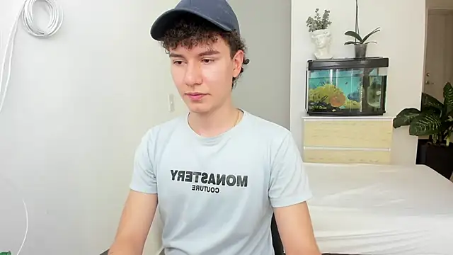 Snapshot of adrian_morelly chatting on 02/04/25, 07:55 adrian morelly online show from 02/04/25, 07:55