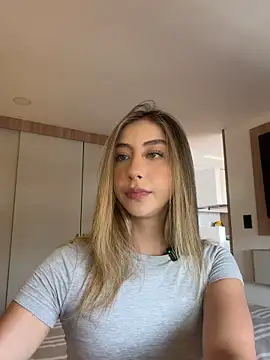 lua ferch   online show from 05/19/26, 06:03