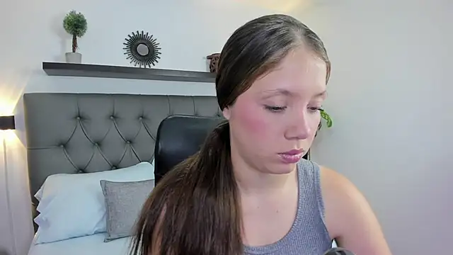 nataly rodri online show from 09/24/25, 06:33