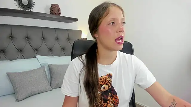 Snapshot of nataly_rodri chatting on 10/20/25, 07:36 nataly rodri online show from 10/20/25, 07:36