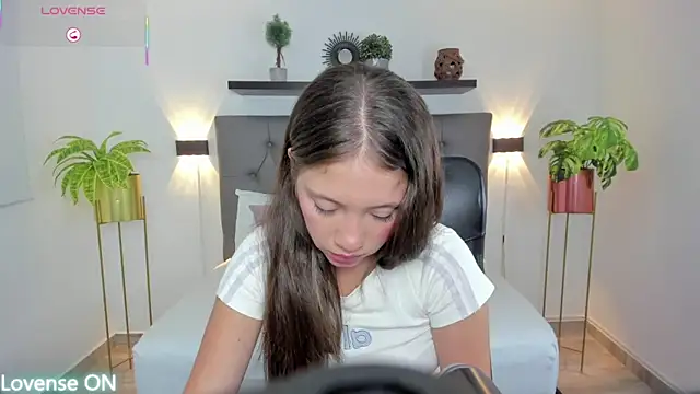 Snapshot of nataly_rodri chatting on 11/27/25, 02:02 nataly rodri online show from 11/27/25, 02:02