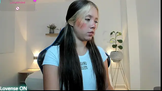 nataly rodri online show from 05/15/26, 02:18