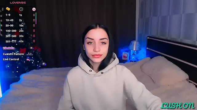 Snapshot of Kemi__Jordan chatting on 02/06/25, 12:37 Kemi Jordan online show from 02/06/25, 12:37