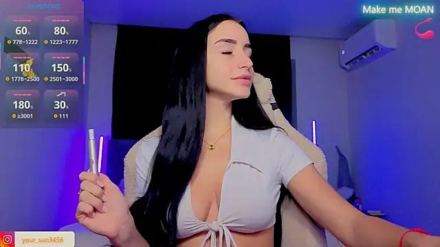 Snapshot of Kemi__Jordan chatting on 10/26/25, 04:57 Kemi Jordan online show from 10/26/25, 04:57