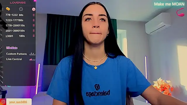 Snapshot of Kemi__Jordan chatting on 11/23/25, 10:48 Kemi Jordan online show from 11/23/25, 10:48