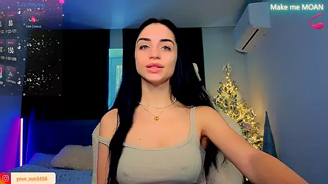 Snapshot of Kemi__Jordan chatting on 12/15/25, 08:40 Kemi Jordan online show from 12/15/25, 08:40