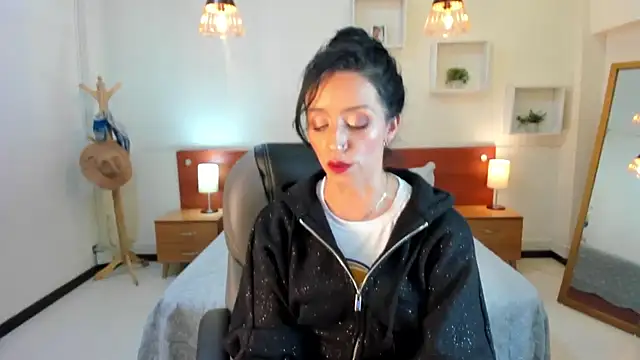 Kristen Garner online show from 01/15/25, 08:26