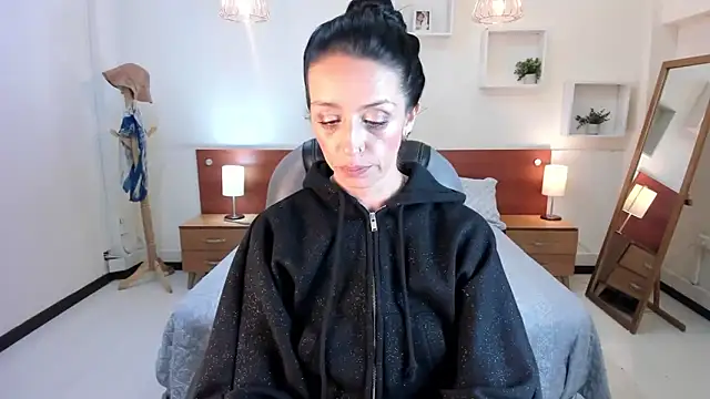 Kristen Garner online show from 01/24/25, 12:52