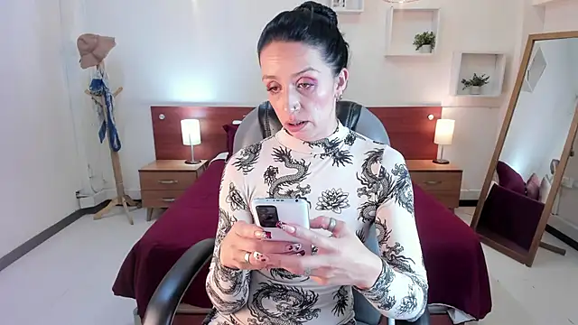 Kristen Garner online show from 02/02/25, 12:19