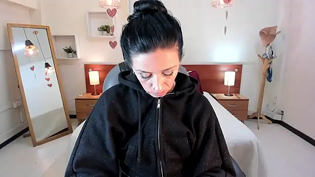 Kristen Garner online show from 02/22/25, 12:49