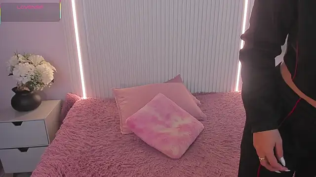 EmilyEvans7 online show from 03/05/26, 07:54