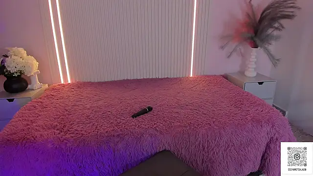 EmilyEvans7 online show from 04/02/26, 07:22