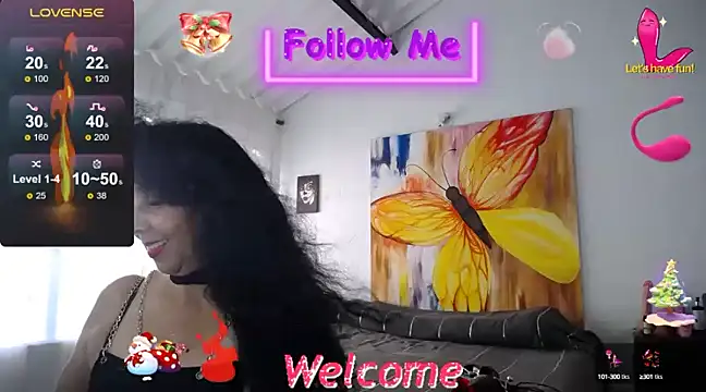 Snapshot of YourWhoreXX chatting on 01/01/25, 12:11 YourWhoreXX online show from 01/01/25, 12:11