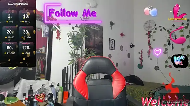 Snapshot of YourWhoreXX chatting on 02/22/25, 09:45 YourWhoreXX online show from 02/22/25, 09:45