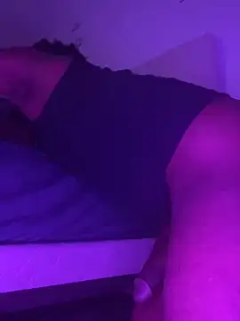 Snapshot of BD2LONG chatting on 01/01/25, 07:09 BD2LONG online show from 01/01/25, 07:09