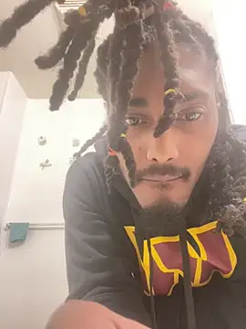 Snapshot of BD2LONG chatting on 02/08/25, 06:22 BD2LONG online show from 02/08/25, 06:22