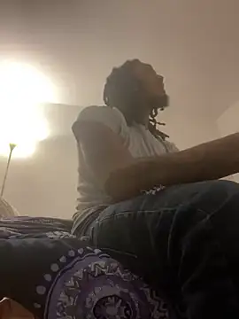 Snapshot of BD2LONG chatting on 02/19/25, 01:40 BD2LONG online show from 02/19/25, 01:40