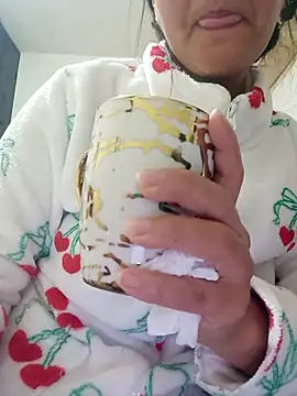 lolo890 online show from 12/16/25, 02:00