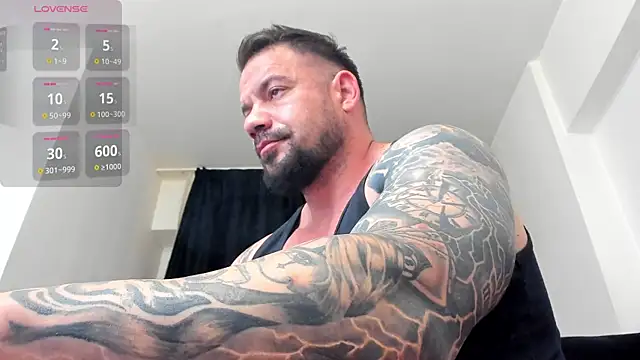 Snapshot of musclemonster31 chatting on 06/07/26, 08:56 musclemonster31 online show from 06/07/26, 08:56