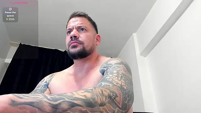 Snapshot of musclemonster31 chatting on 07/14/26, 07:24 musclemonster31 online show from 07/14/26, 07:24