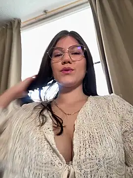 AmelieLaurent  online show from 11/12/25, 03:01