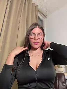 AmelieLaurent  online show from 11/21/25, 04:00