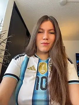 AmelieLaurent  online show from 07/15/26, 12:54