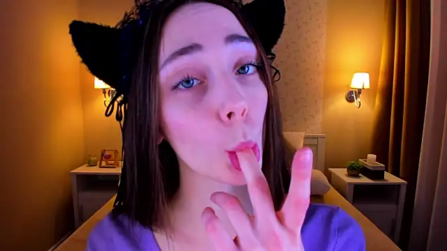 Lexi Split online show from 02/04/25, 06:57