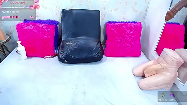 YHENDELYN STONE online show from 01/07/26, 09:06